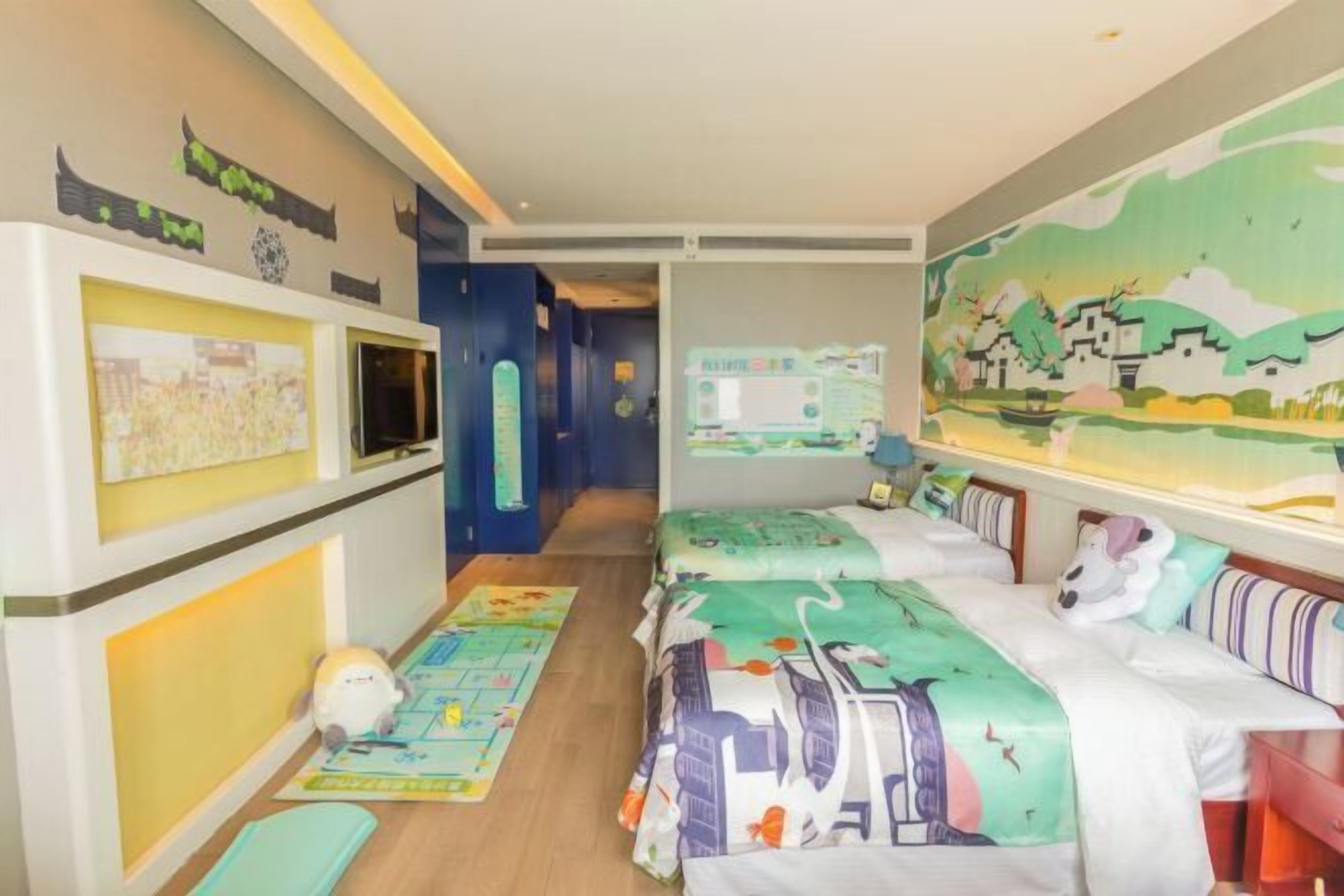 Couette en duvet d'oie, matelas mémoire de forme, minibar