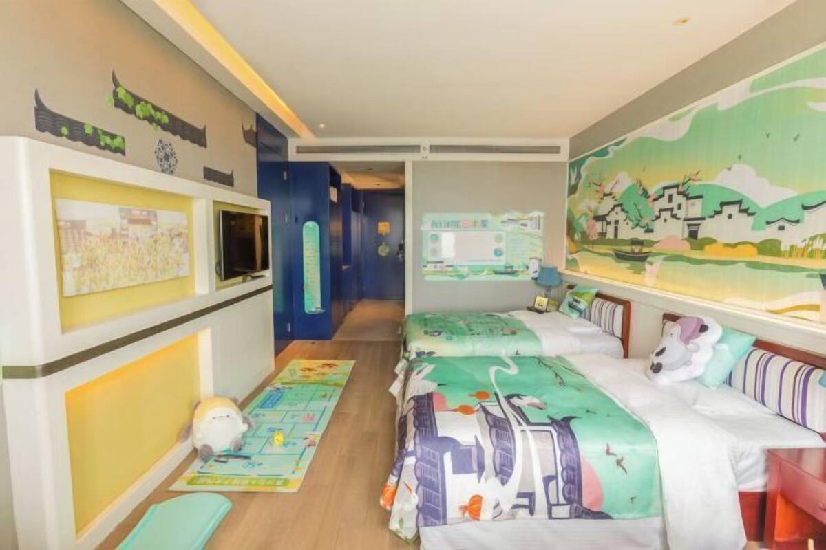 Couette en duvet d'oie, matelas mémoire de forme, minibar