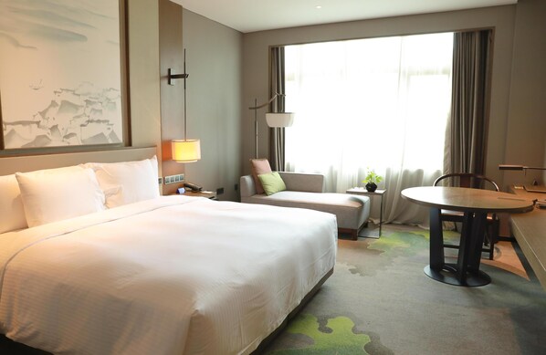 Standard Single Room, 1 King Bed, Courtyard View