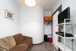 Room - Charming 3-Bedroom Apartment in Midtown West (New York)