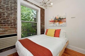 Room - Charming 3-Bedroom Apartment in Midtown West (New York)