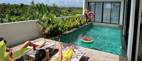 Kolam renang outdoor