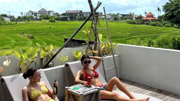 Kolam renang outdoor