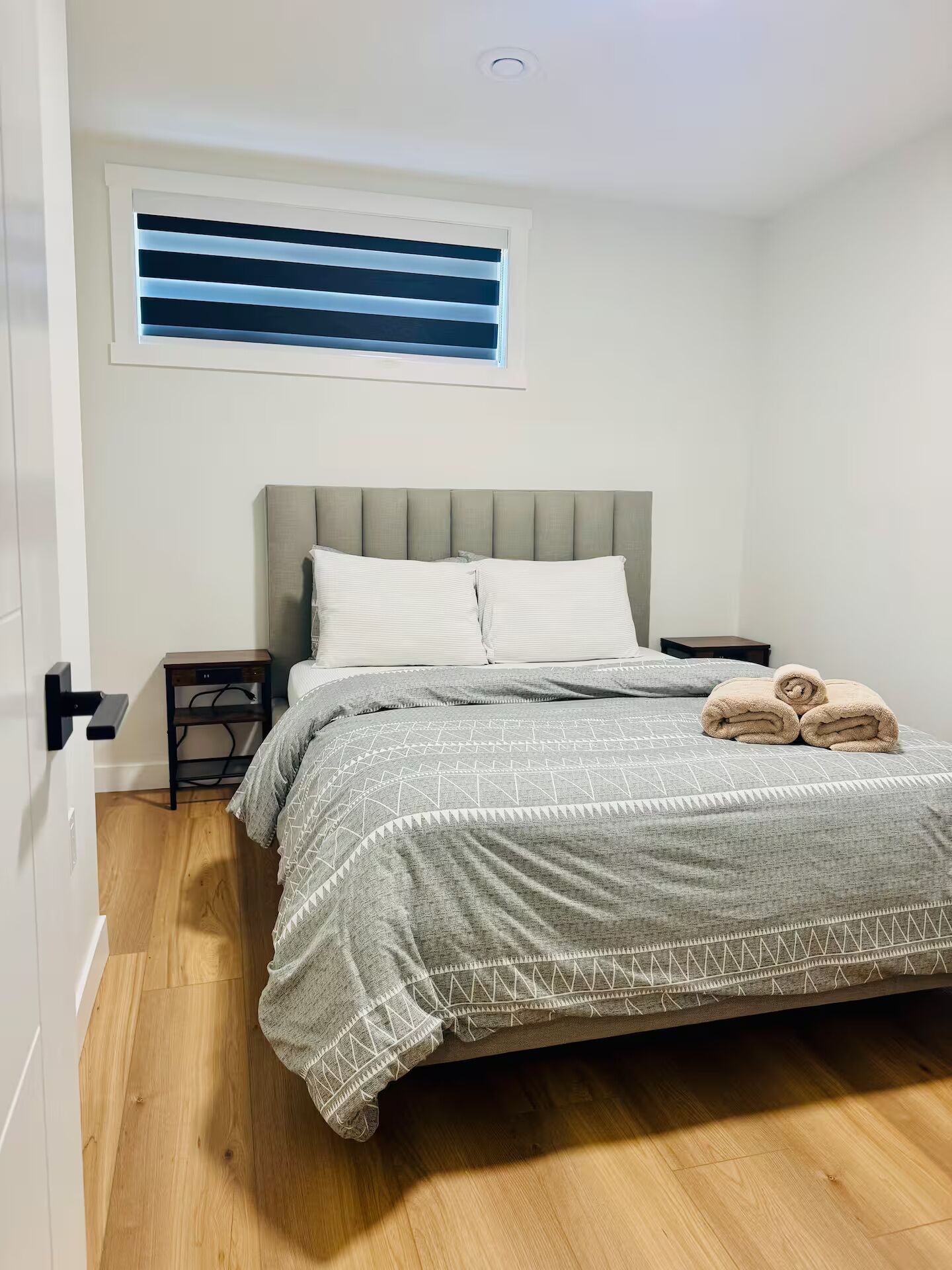 1 habitación, tabla de planchar con plancha, wifi gratis y ropa de cama 