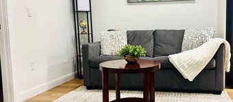 Rockies Retreat |Cozy Modern Suite, Mountain Vibes