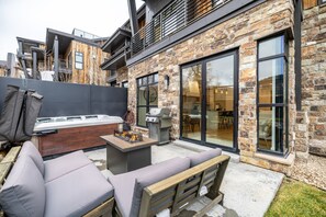 Terrace/patio - Walk to Ski or Free Shuttle and Ski Slope Views- Free Ski Waxs, hot tub, backyard and local discounts (Park City)