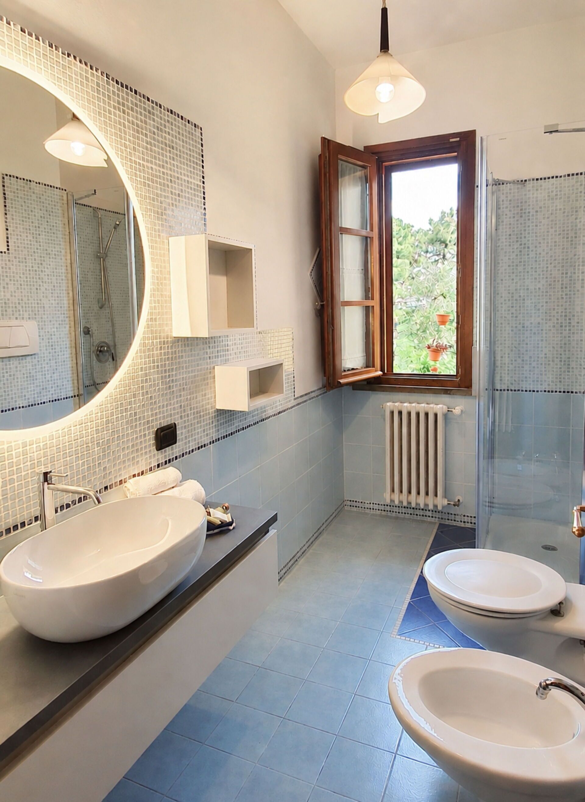 Dusche, Haartrockner, Bidet