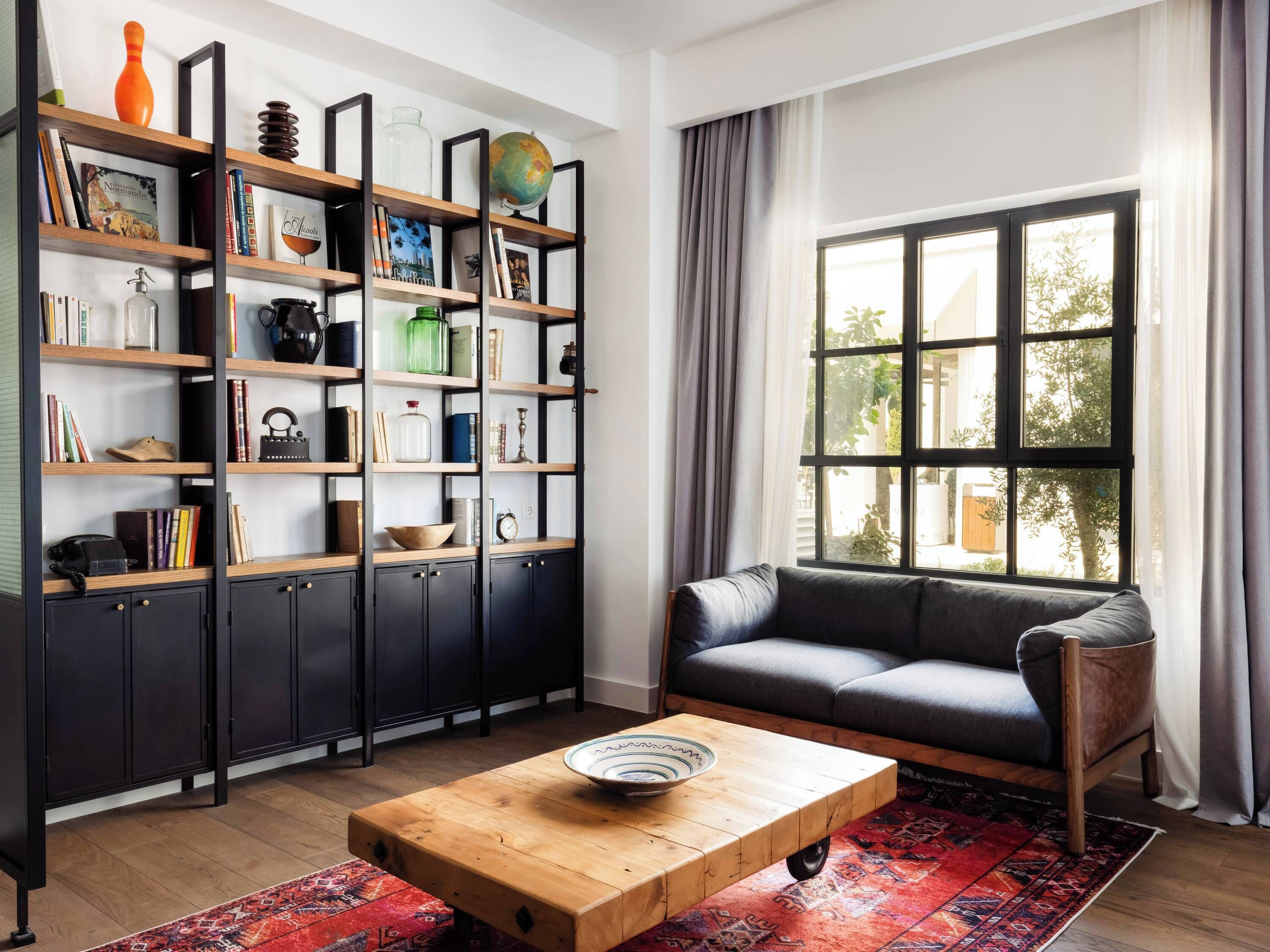 Room, Corner (Svjetlo) | In-room safe, bed sheets