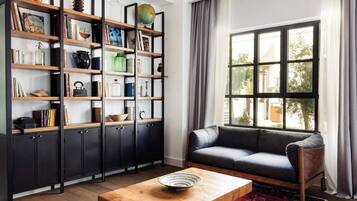 Room, Corner (Svjetlo) | In-room safe, bed sheets