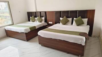 Habitación Deluxe | Tabla de planchar con plancha y wifi gratis