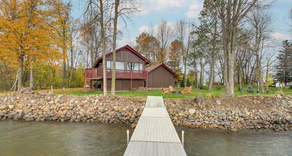 Mille Lacs Lake Cabin: Private Dock, Deck & Grill
