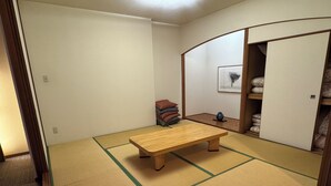 Family Quadruple Room, Lanai, Garden View - Jibuzaka Village Hotel (Achi)