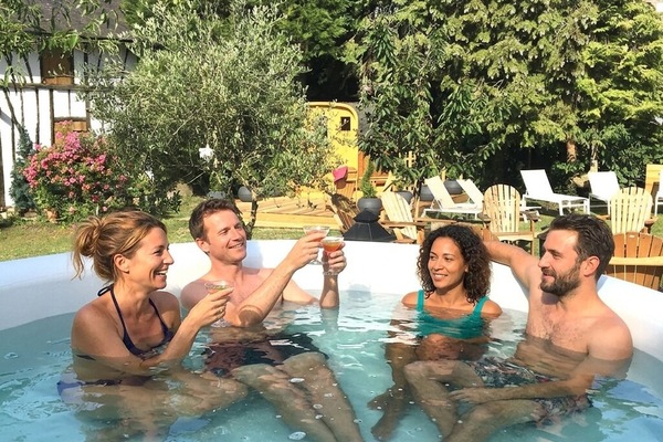 Bain à remous extérieur