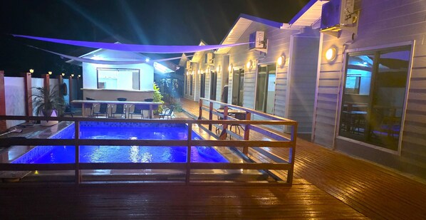 Laptop workspace, blackout curtains, iron/ironing board, free WiFi