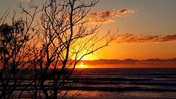 Laptop workspace, blackout curtains, iron/ironing board, free WiFi