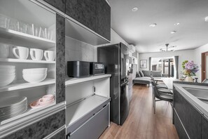 Fridge, microwave, stovetop, electric kettle - PREGIO ASAHIKAWA (Asahikawa)