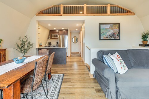 Ultimate Relaxation! Lake-View Cottage in Bradford