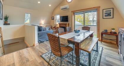 Ultimate Relaxation! Lake-View Cottage in Bradford