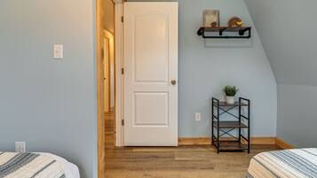 2 bedrooms, desk, iron/ironing board, travel cot