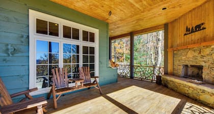 Near Waterfalls: Scenic Highlands Group Getaway!