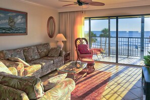 TV - Beachfront 2BR with Large Gulf-View Balcony, Heated Pool, Hot Tub & Amazing Madeira Beach Sunsets. (Madeira Beach)