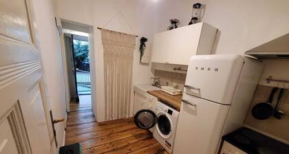 Charming Altbau Apartment with High Ceilings & Historic Flair in Berlin-Mitte