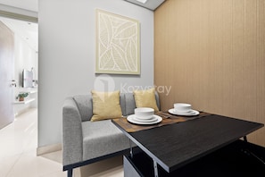 Leilighet, 1 soverom, havutsikt | Spisestue