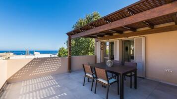 Deluxe Villa, Sea View | Terrace/patio