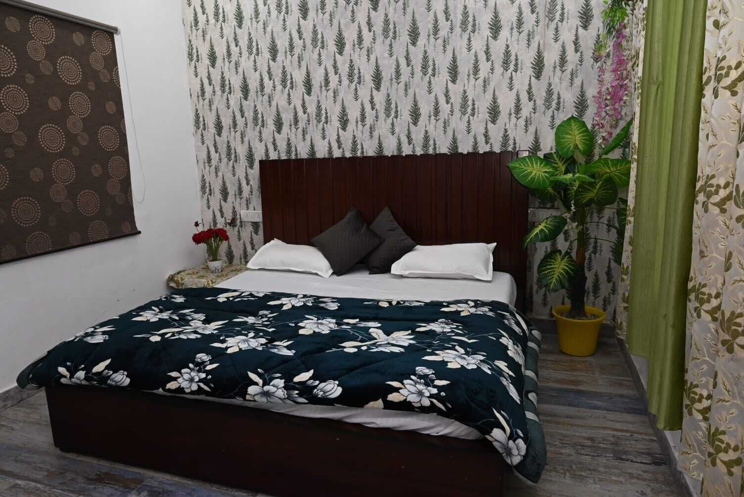 Rollaway beds, free WiFi, bed sheets