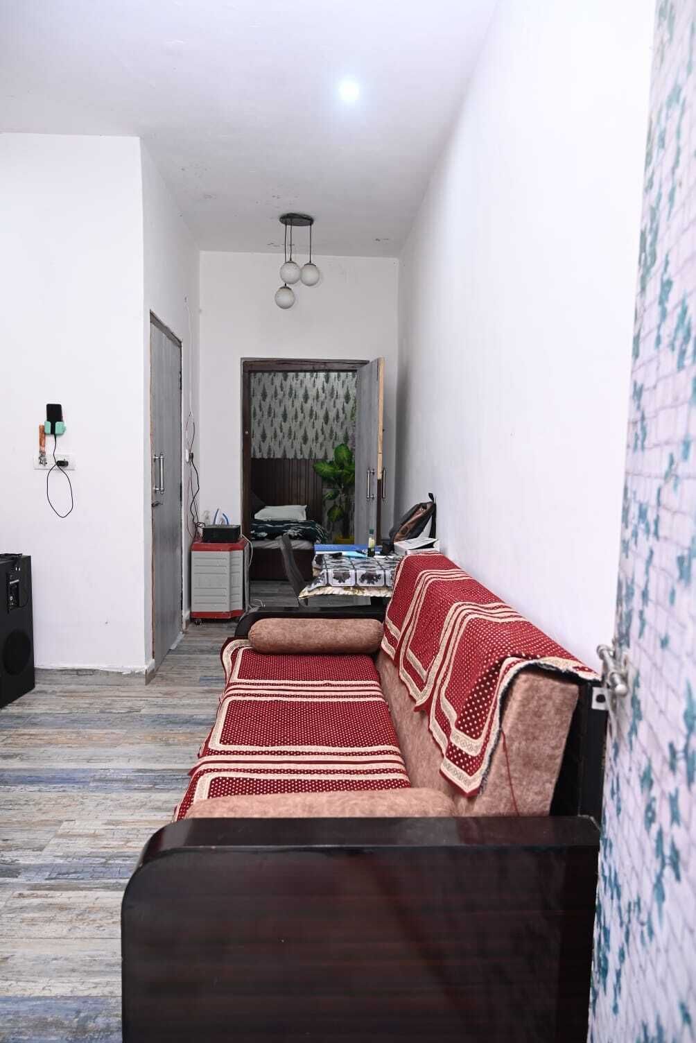 Rollaway beds, free WiFi, bed sheets