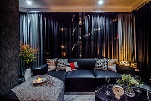 Comfort-Doppelzimmer | Badezimmer | Hausschuhe