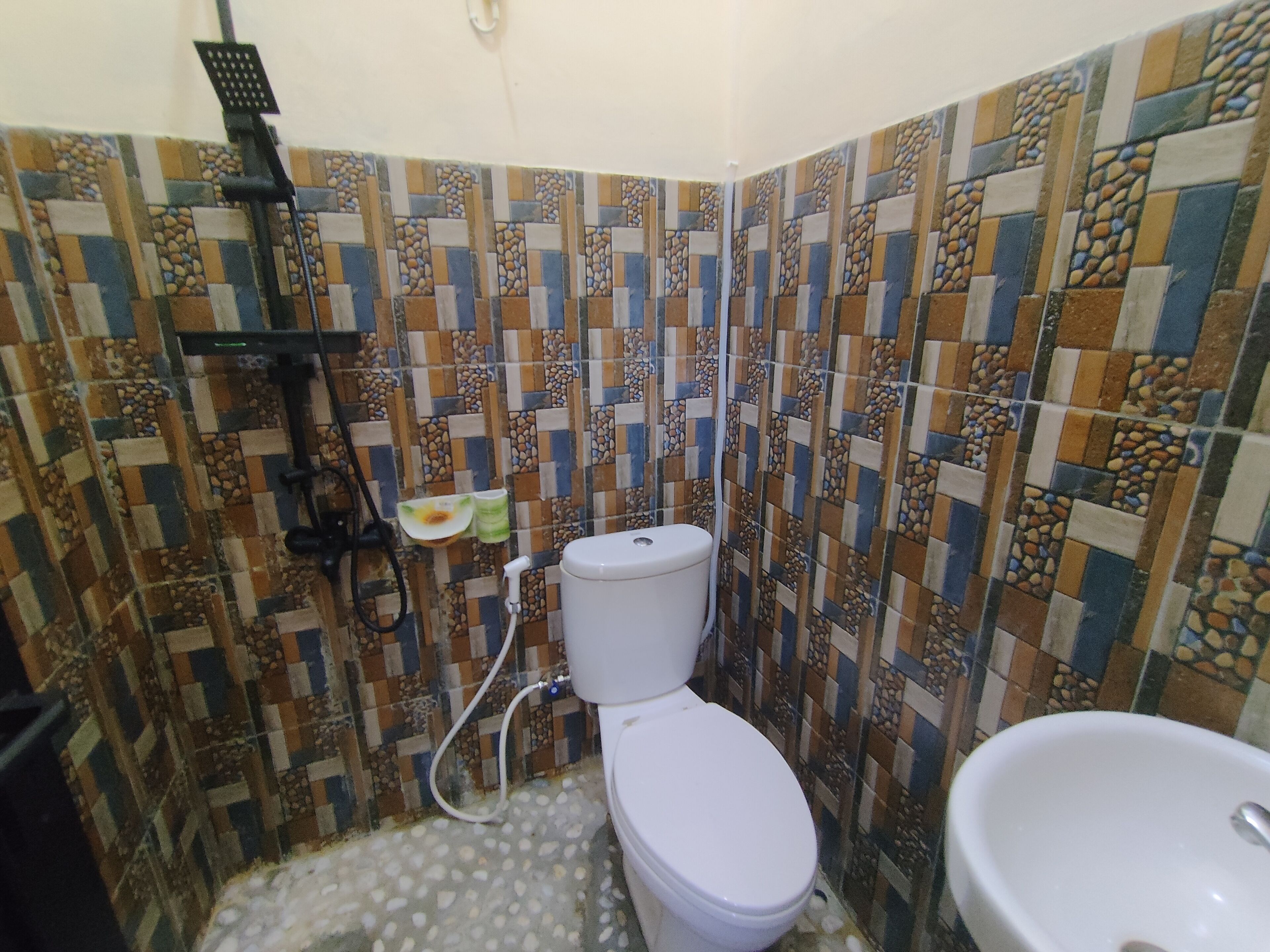 华丽双人房 | 浴室 | 淋浴设施、毛巾、肥皂、卫生纸