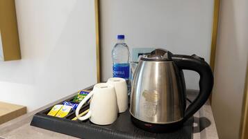 Egyptian cotton sheets, premium bedding, in-room safe, laptop workspace