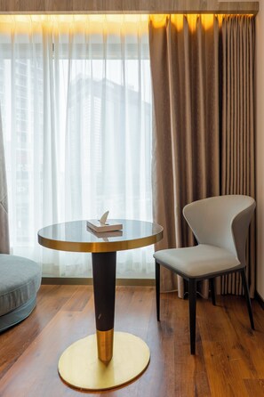 Egyptian cotton sheets, premium bedding, in-room safe, laptop workspace - Coral Reef (Kanayannur)