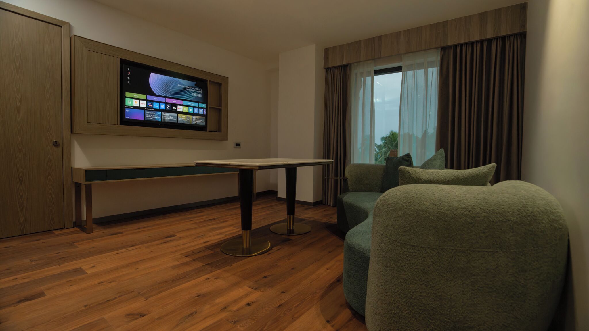 Egyptian cotton sheets, premium bedding, in-room safe, laptop workspace