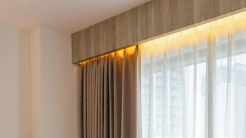 Egyptian cotton sheets, premium bedding, in-room safe, laptop workspace