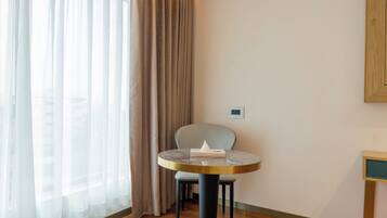 Egyptian cotton sheets, premium bedding, in-room safe, laptop workspace