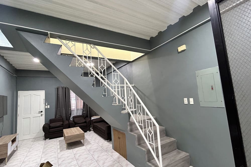 Axon Cozy Modern Home N Near The Walking Street