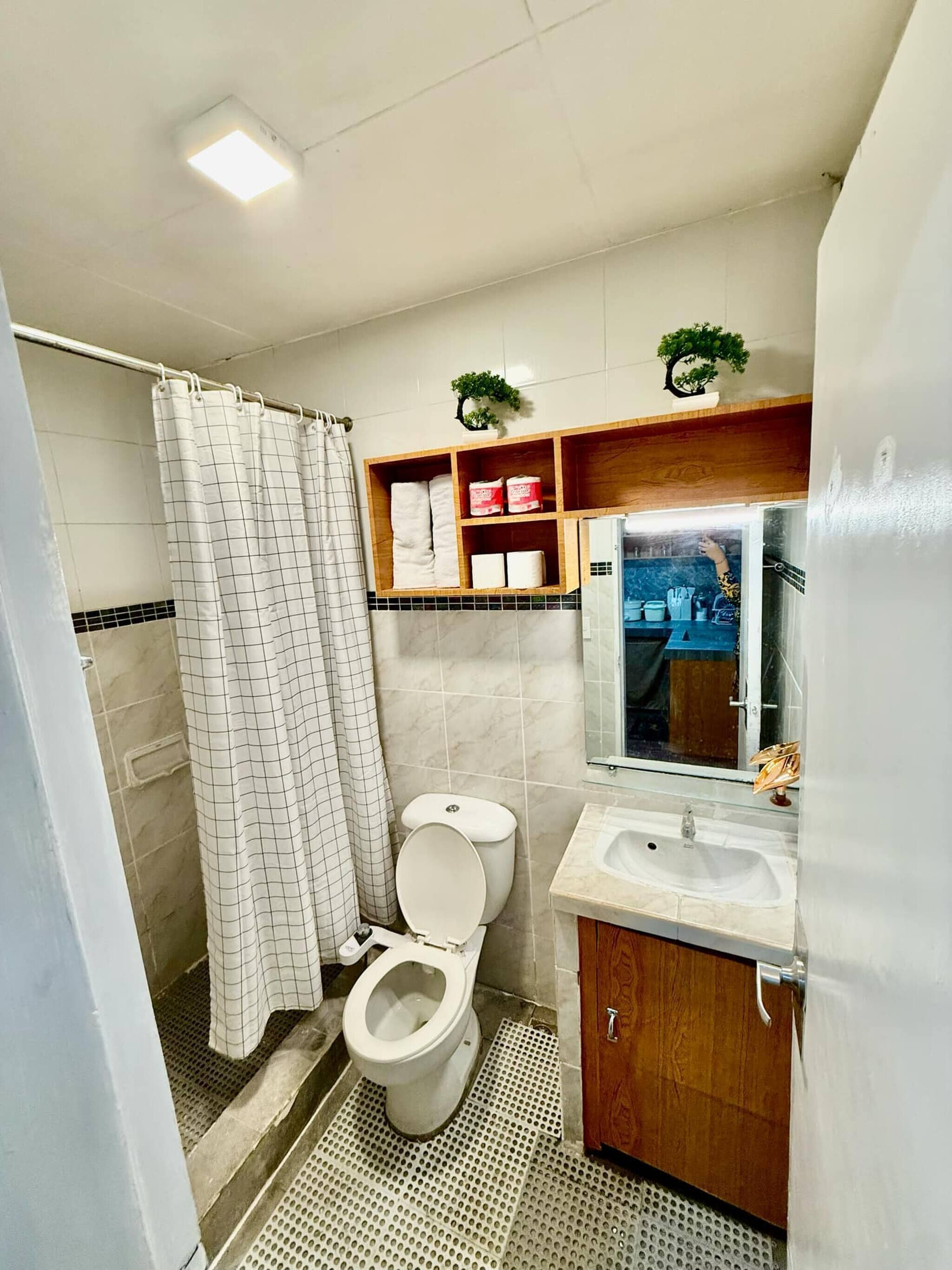 Apartment, 2 Bedrooms, Smoking, Balcony | Bathroom | Bathrobes, bidet, toilet paper