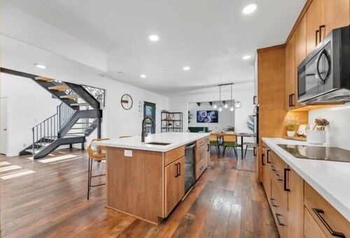 NEW Mountain View Retreat w/ Swim Spa & Mini Golf