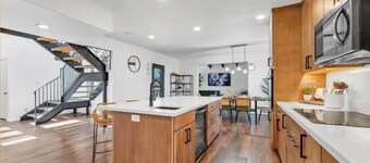 NEW Mountain View Retreat w/ Swim Spa & Mini Golf