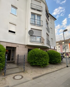 تفاصيل الفندق من الخارج