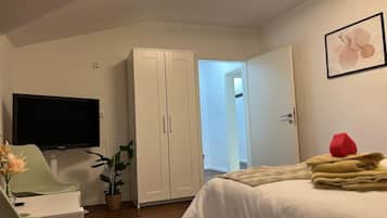 1 Schlafzimmer, Schreibtisch, WLAN, Bettwäsche