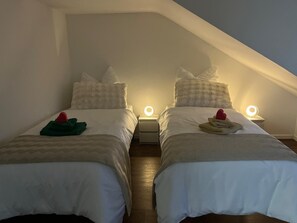 1 sovrum, skrivbord, wi-fi och sängkläder