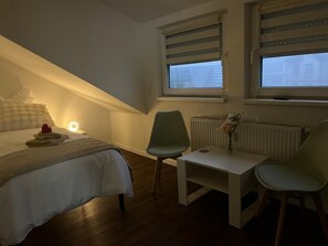 1 bedroom, desk, WiFi, bed sheets