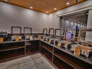 Dining - Hotel Aura Inn (Srinagar)