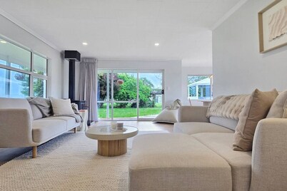 Orchard Views Villa Riwaka