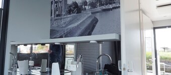 Tiny Griffin houseboat, relaxing on the water