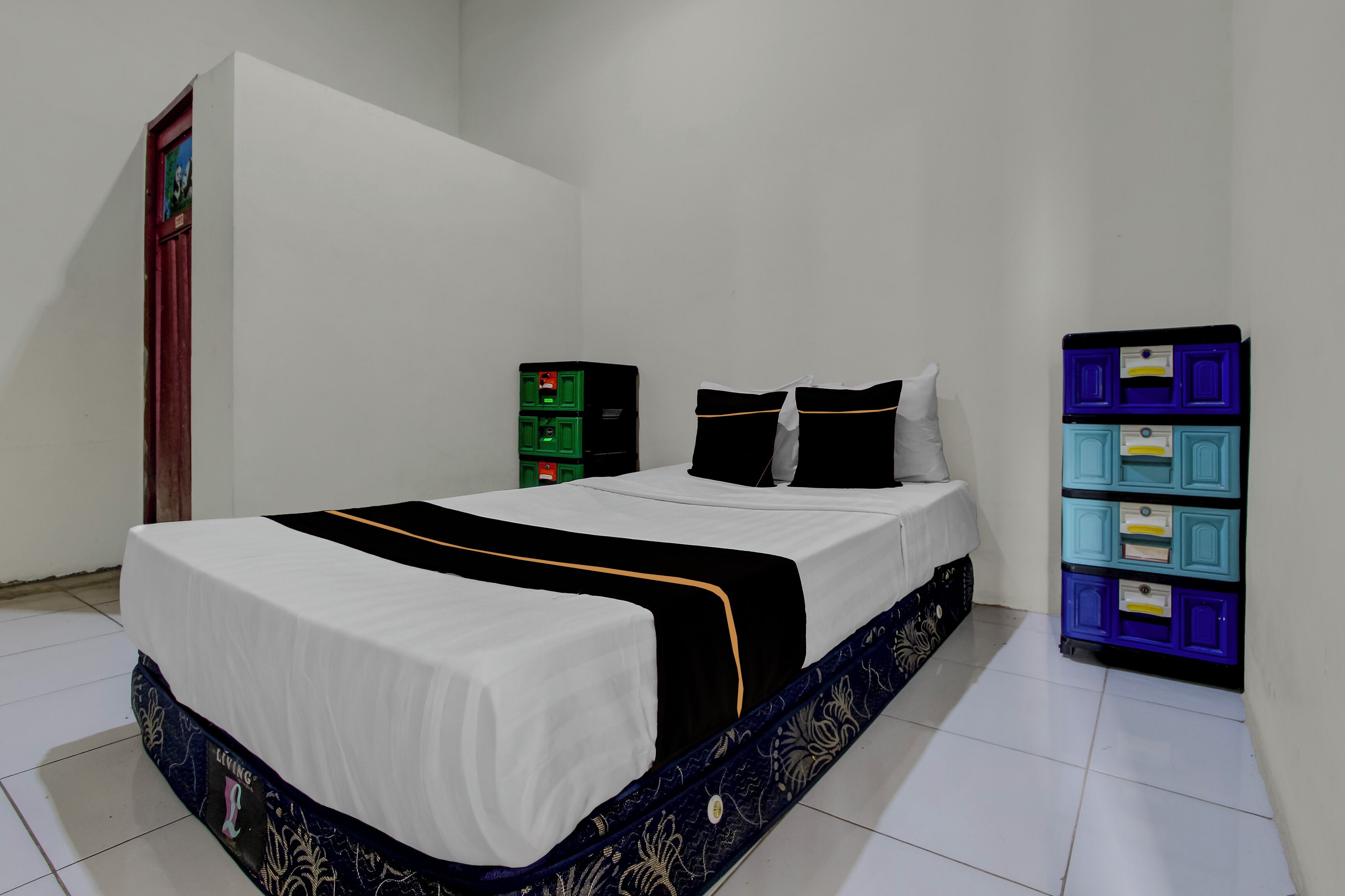 Standard Double Room | Free WiFi, bed sheets