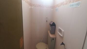 Kamar Double Standar | Kamar mandi | Shower